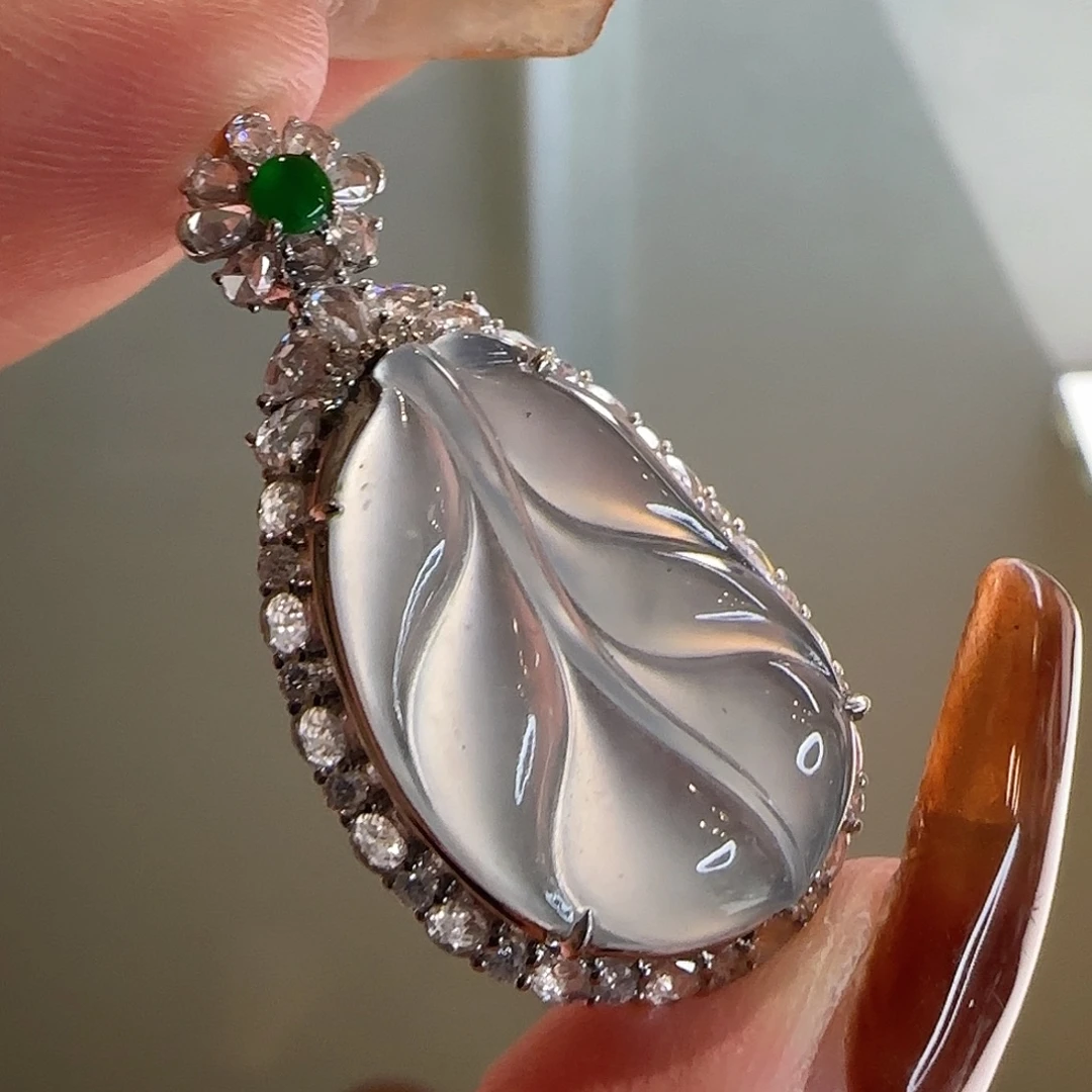 翡翠18K金镶嵌颈饰天然翡翠