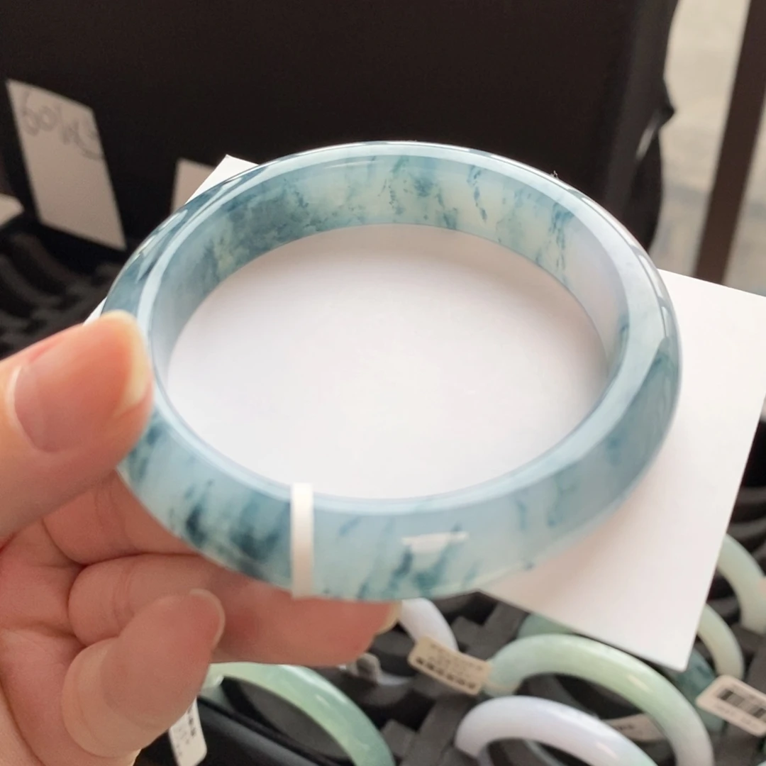 翡翠未镶嵌手镯冰蓝花58