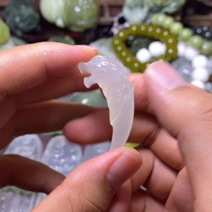 岫玉未镶嵌岫玉颈饰