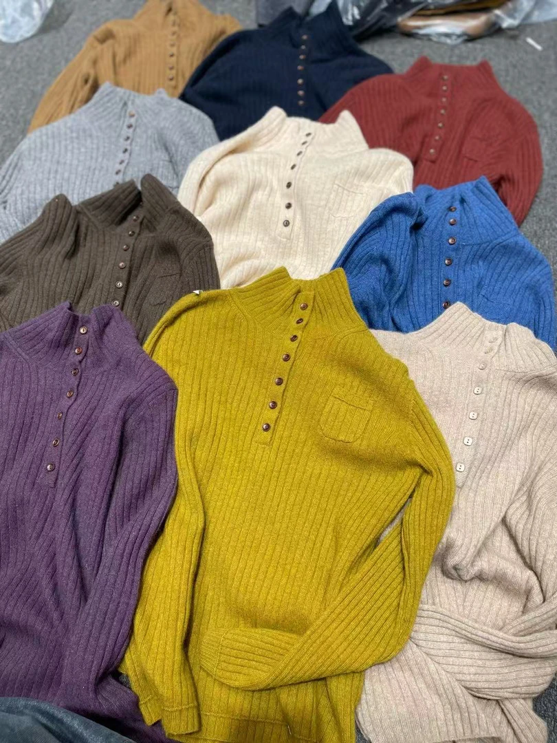 全羊毛毛衣带扣 可翻领