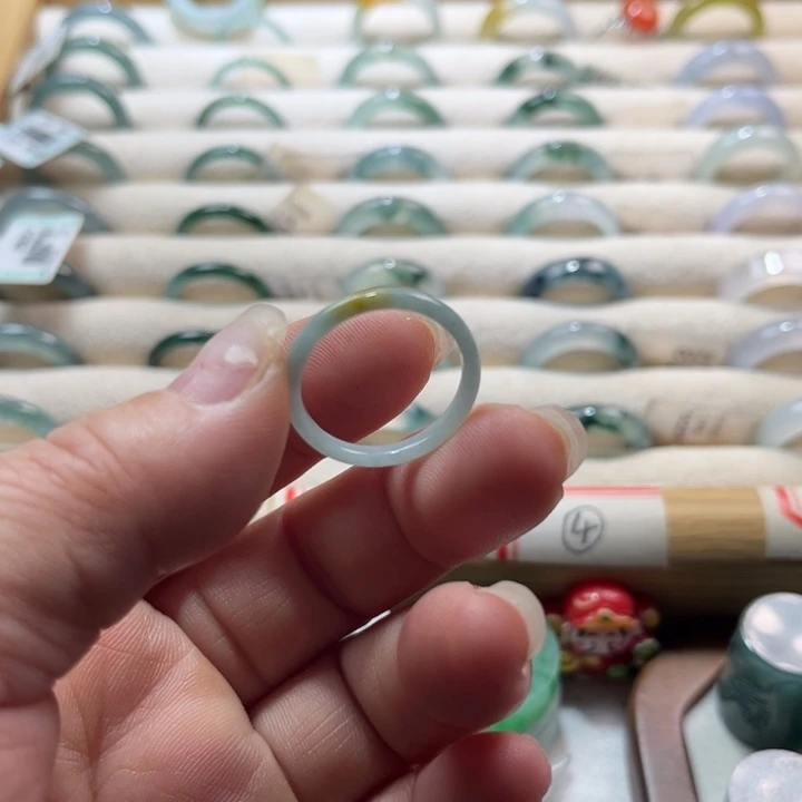 翡翠未镶嵌戒指黄翡