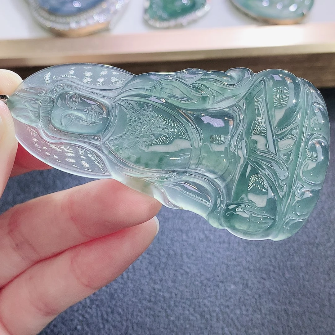 翡翠18K金镶嵌颈饰翡翠