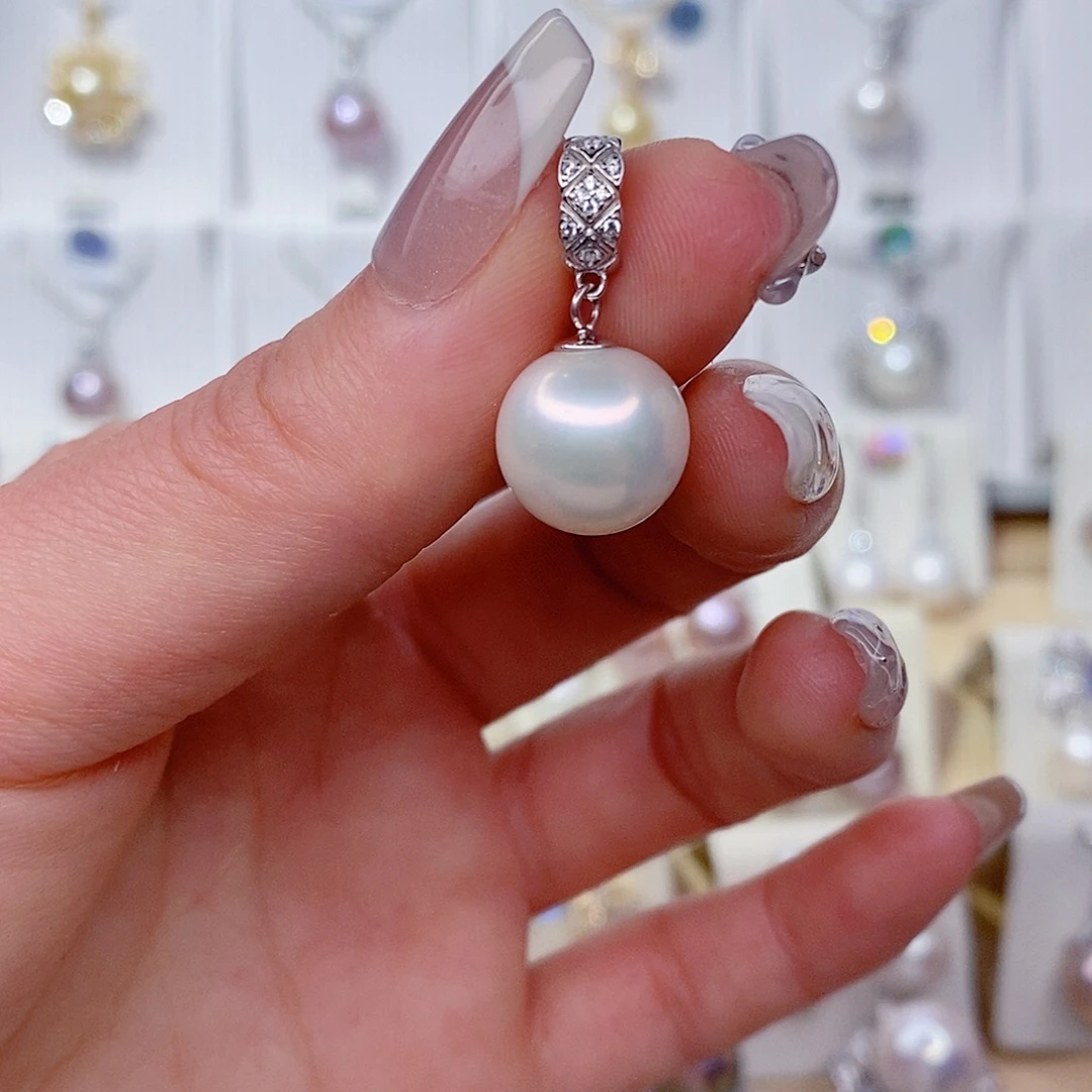 银S925镶嵌吊坠(赠链)淡水珍珠