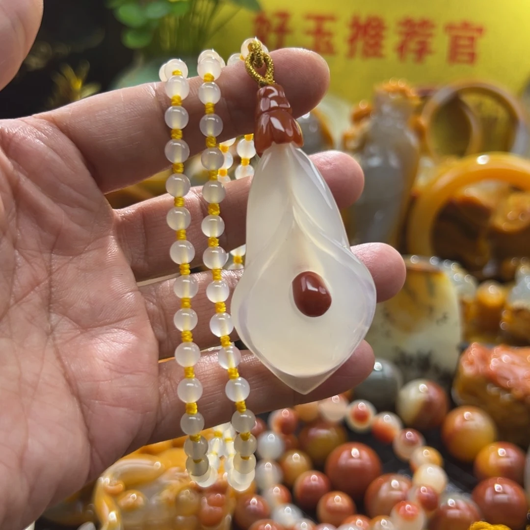 石英质玉未镶嵌颈饰