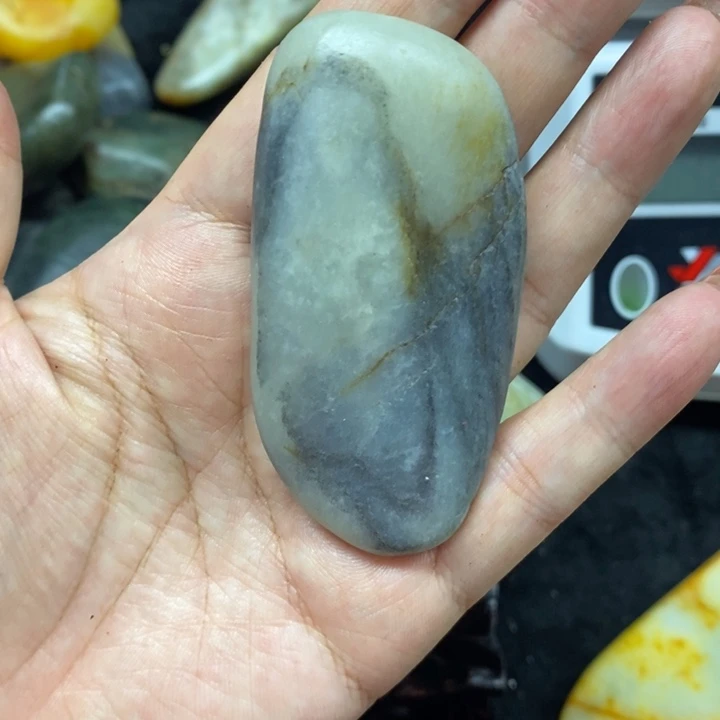 未镶嵌和田玉（糖玉）挂件