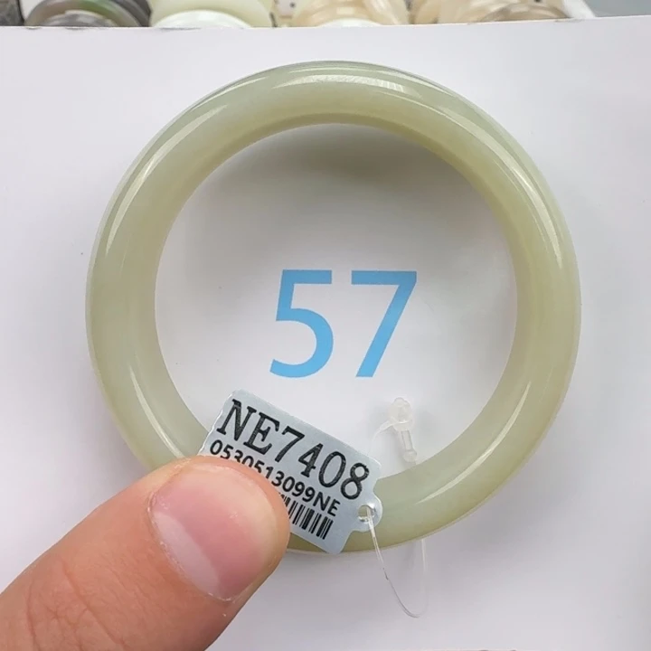 海***丝和田玉未镶嵌手镯