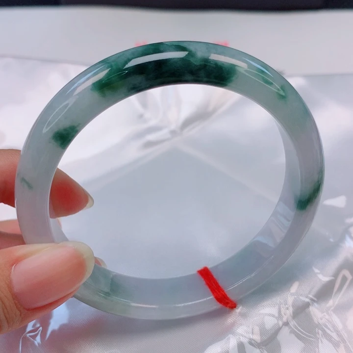 她***子未镶嵌手镯翡翠60圈