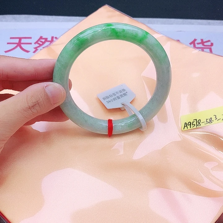 未镶嵌手镯翡翠翡翠