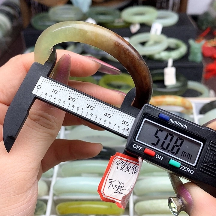 蛇纹石玉手镯未镶嵌707