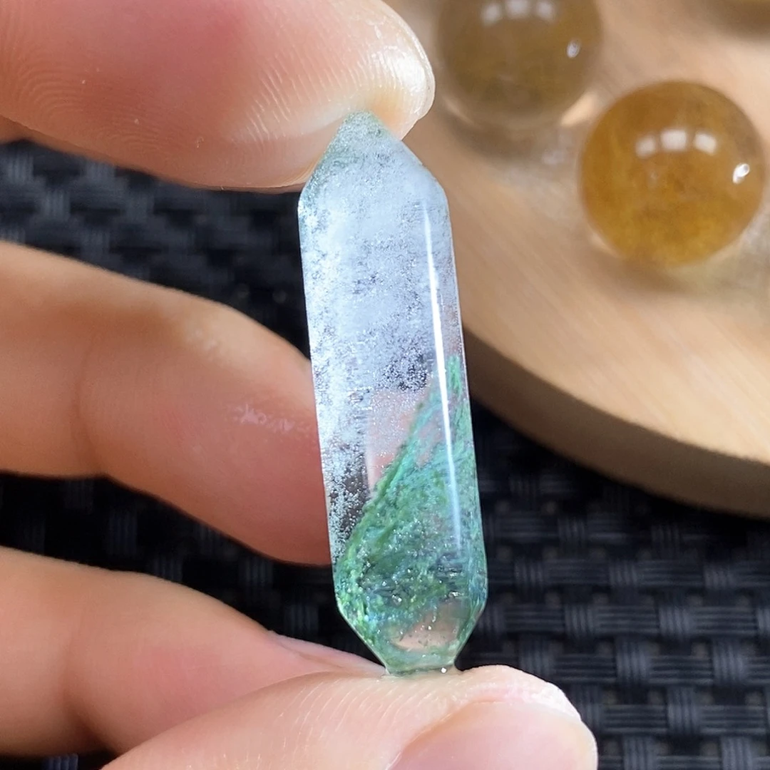 未镶嵌吊坠(不含链)水晶L****?