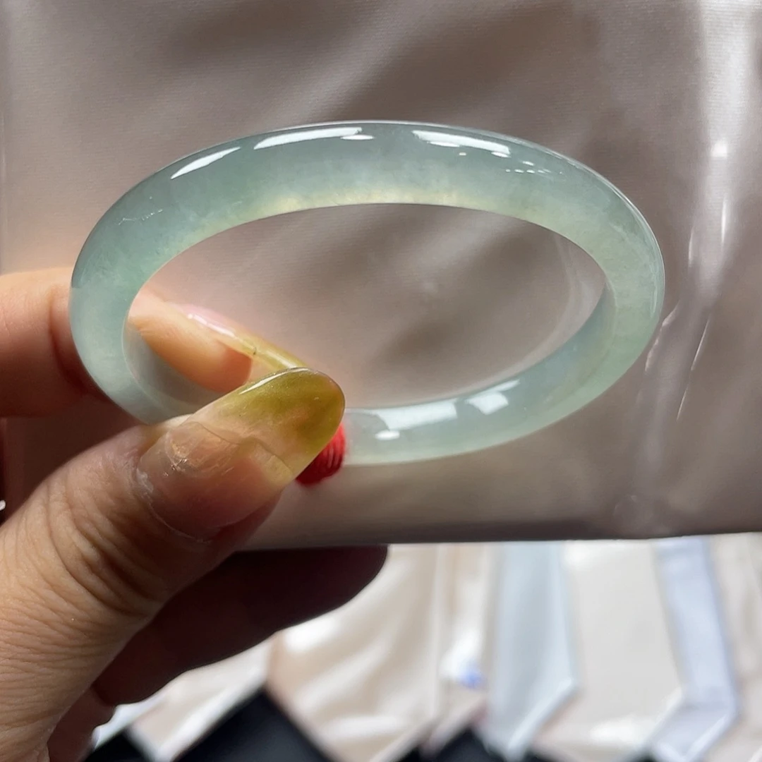 翡翠未镶嵌手镯51贵妃