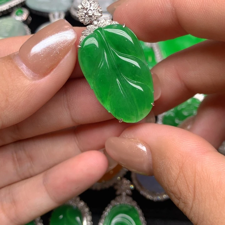 吊坠(不含链)18K金镶嵌翡翠