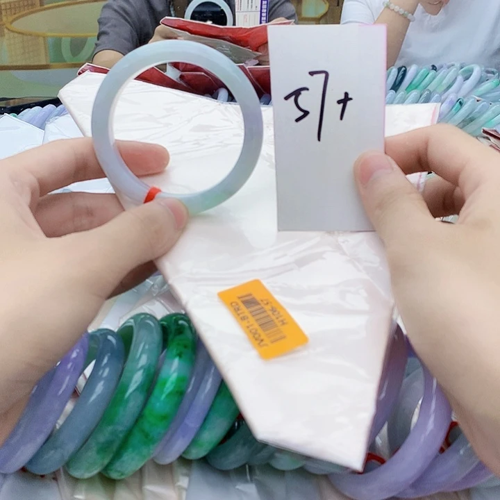 未镶嵌手镯翡翠The only