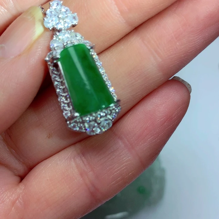 翡翠吊坠(不含链)未镶嵌