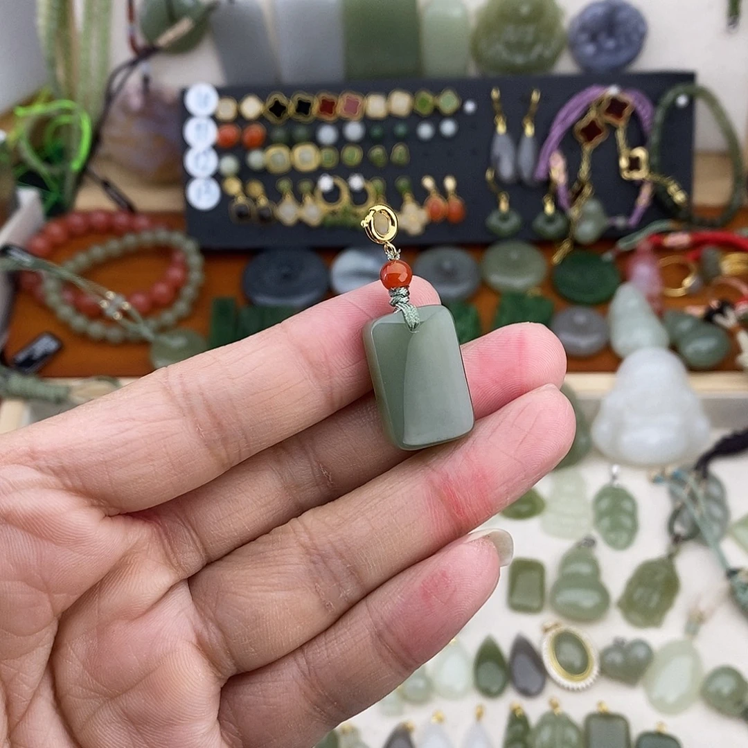 和田玉未镶嵌吊坠(不含链)