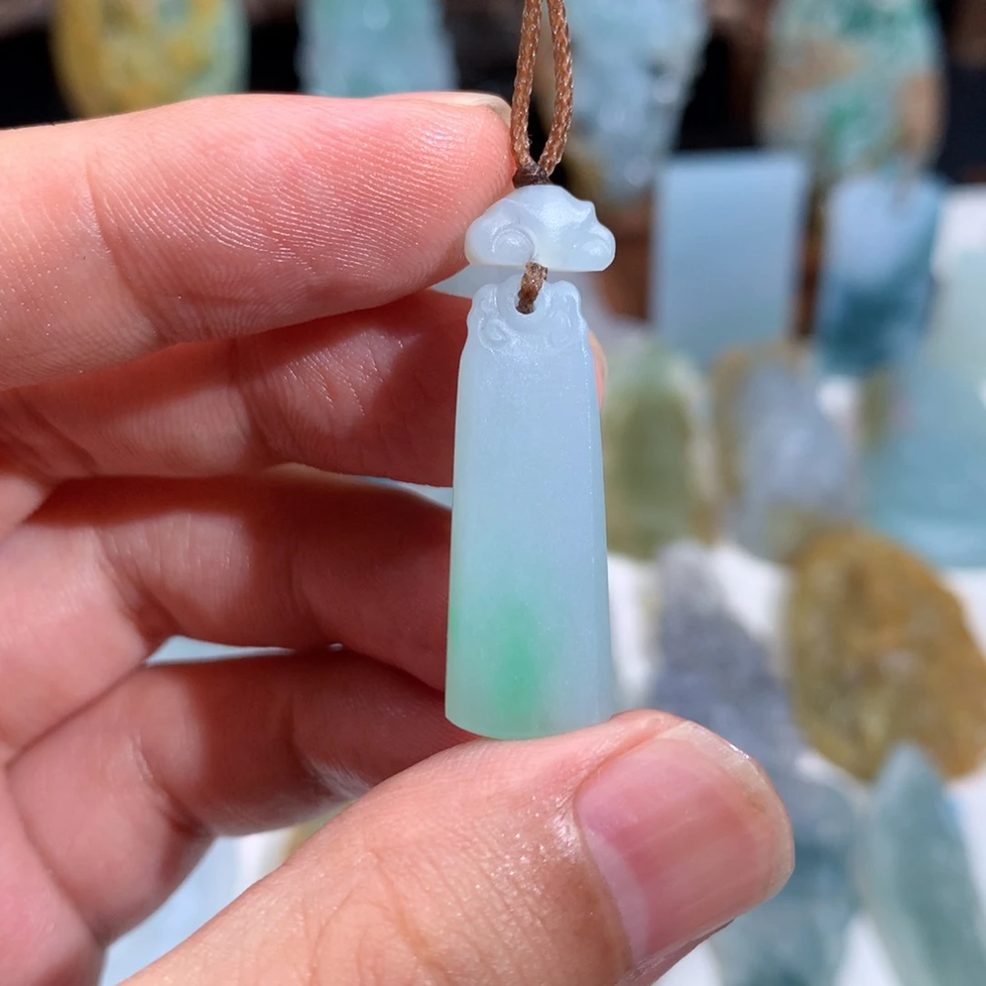 定制翡翠未镶嵌挂件