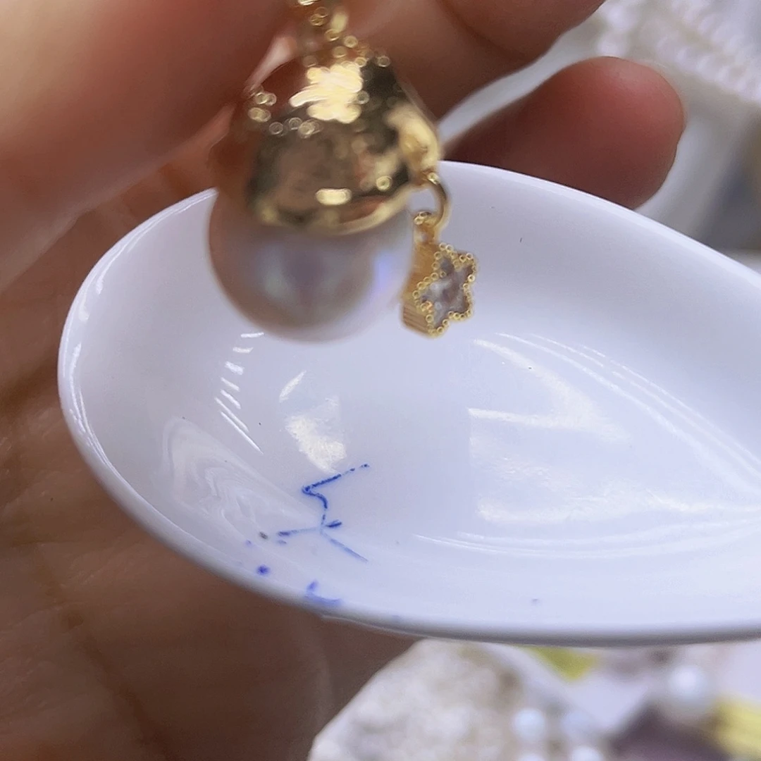 吊坠或者耳钉未镶嵌淡水珍珠