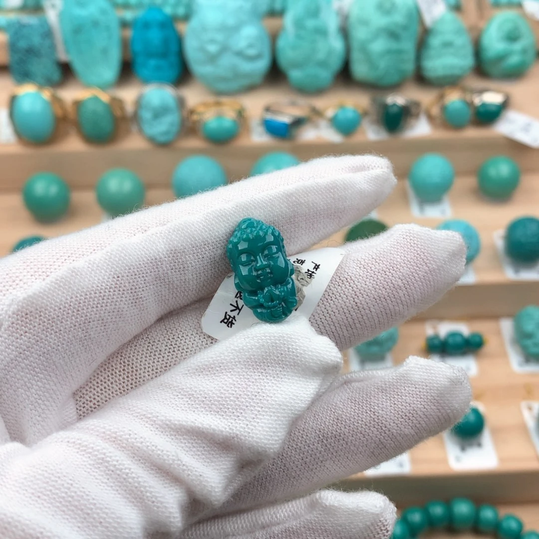 绿松石配饰未镶嵌