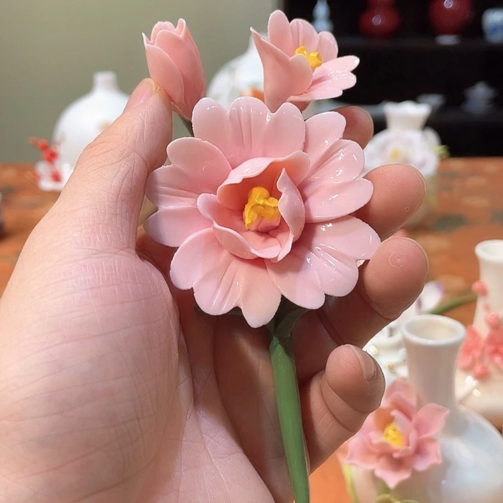 手工陶瓷精致摆件