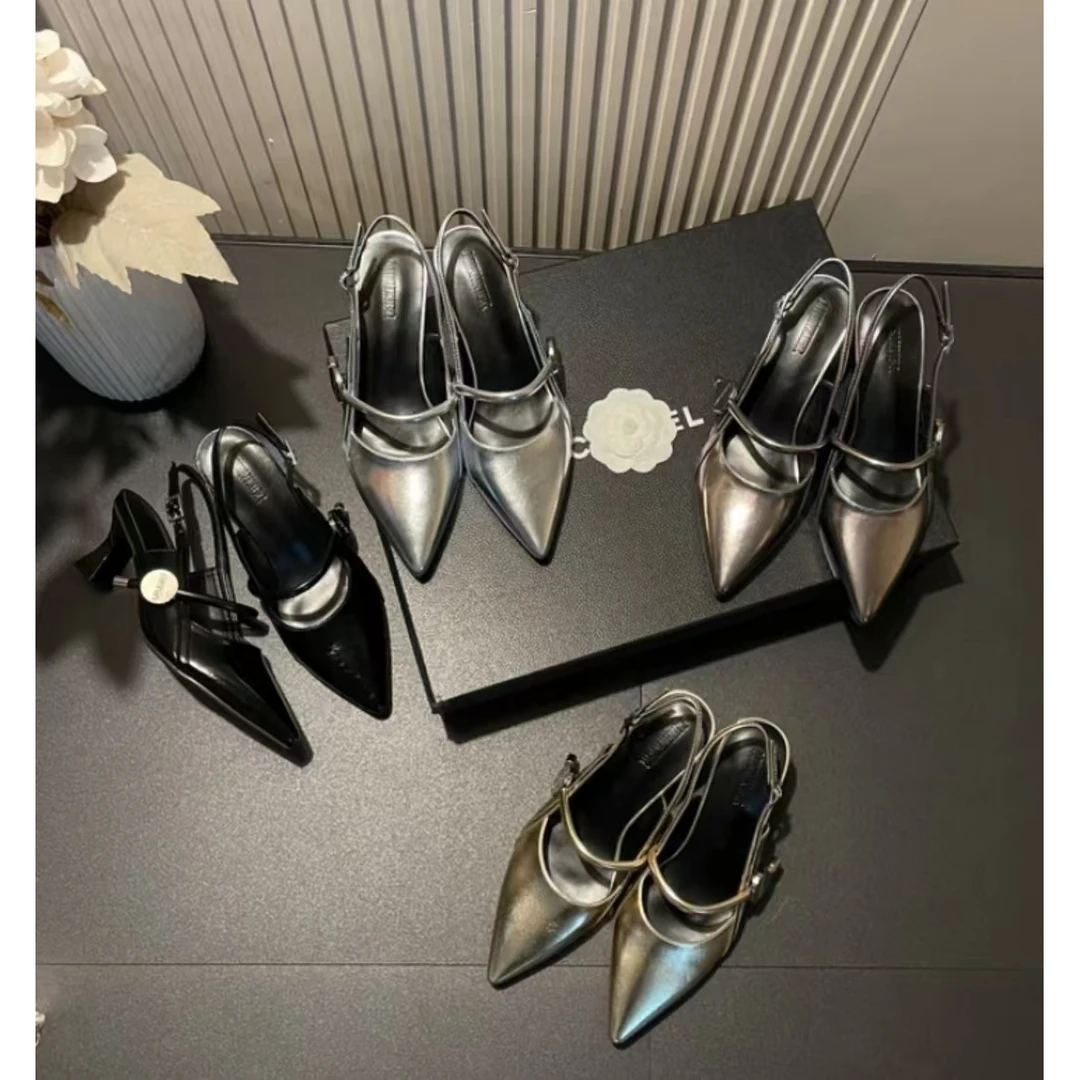 2025年夏季新款时尚高级感百搭金属牌法式网红女爆款尖头高跟鞋