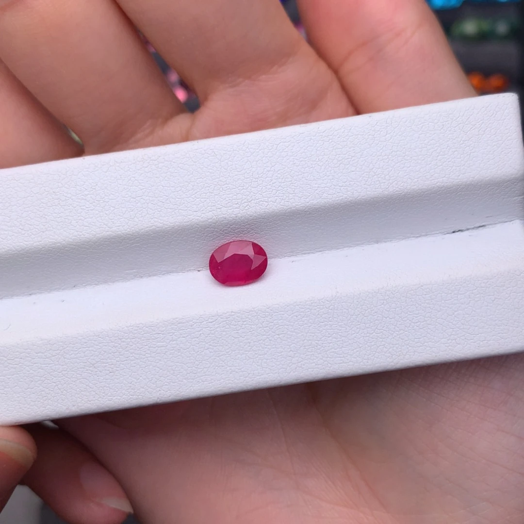 裸石红宝石1.64ct  6×8mm