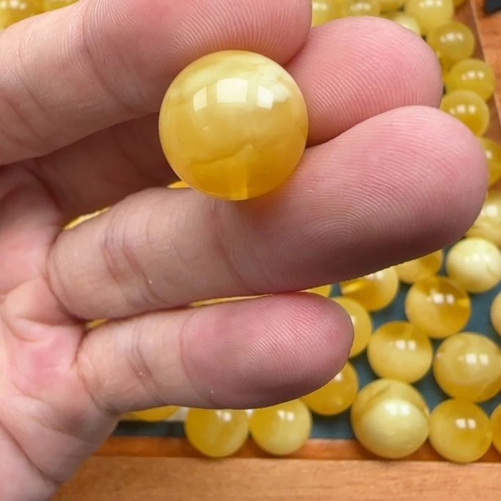 未镶嵌琥珀裸石天然261