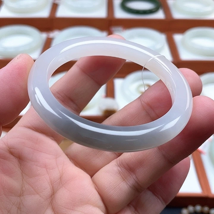 和田玉手镯未镶嵌冰羊脂一口紫