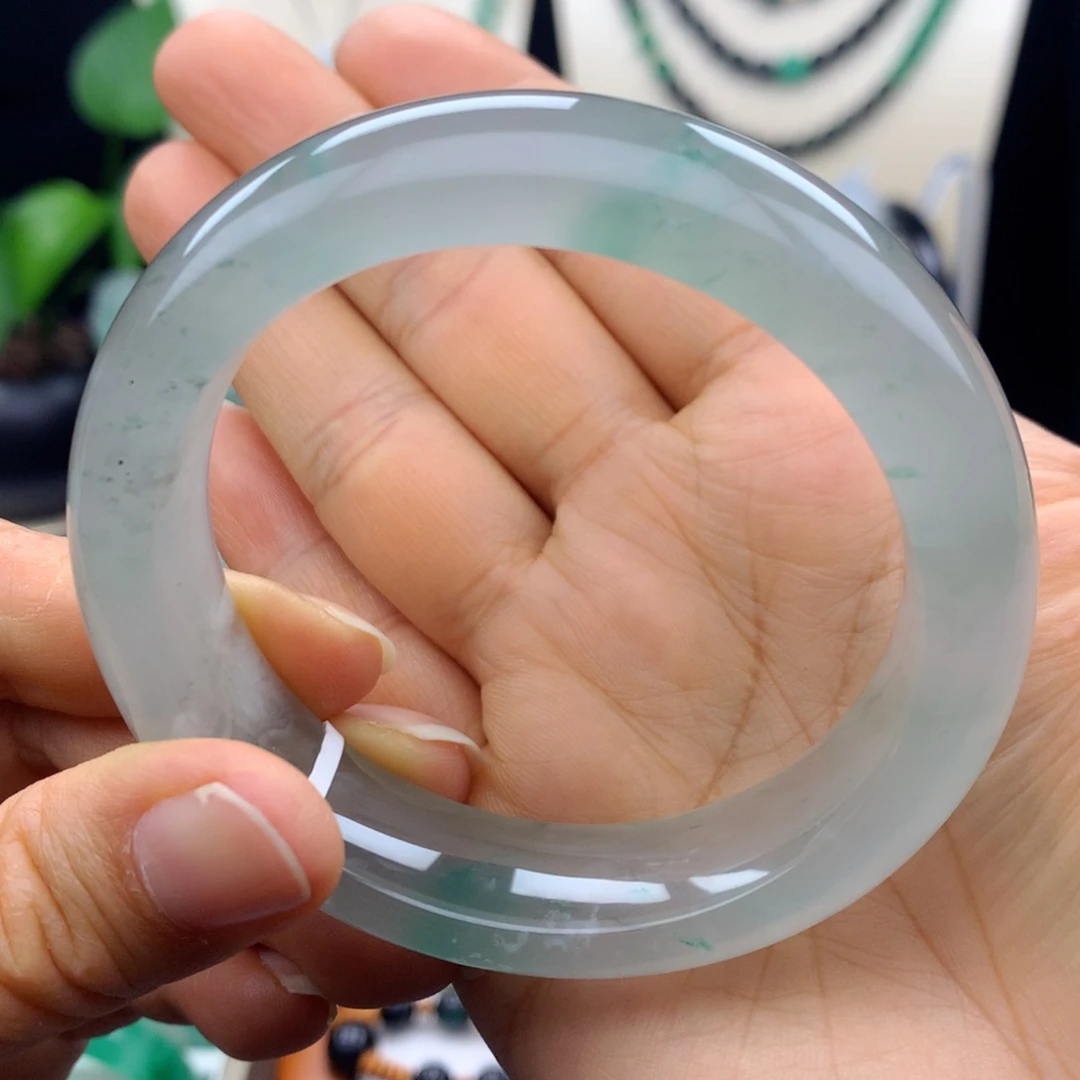 未镶嵌手镯石英质玉