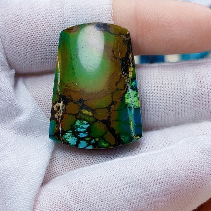 绿松石未镶嵌饰品