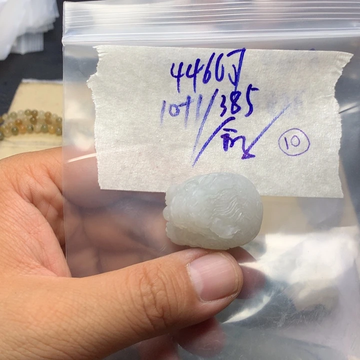 用***3定制翡翠未镶嵌翡翠