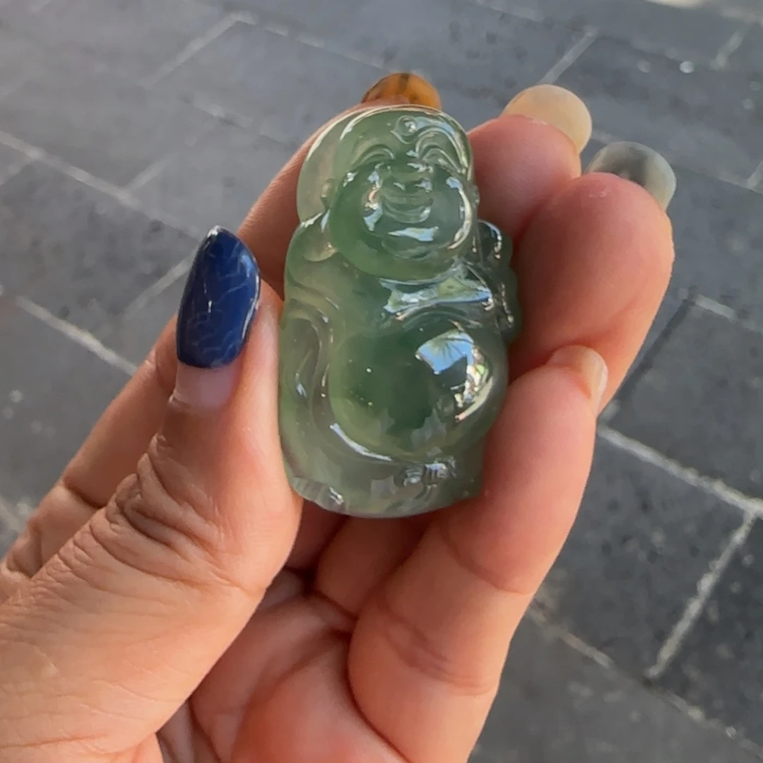 翡翠未镶嵌颈饰佛公