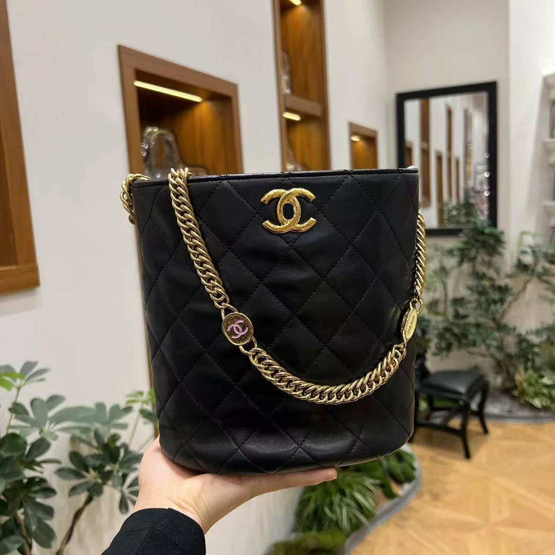 99新 Chanel/香奈儿 蔚蓝/黑金羊皮水桶包  芯片