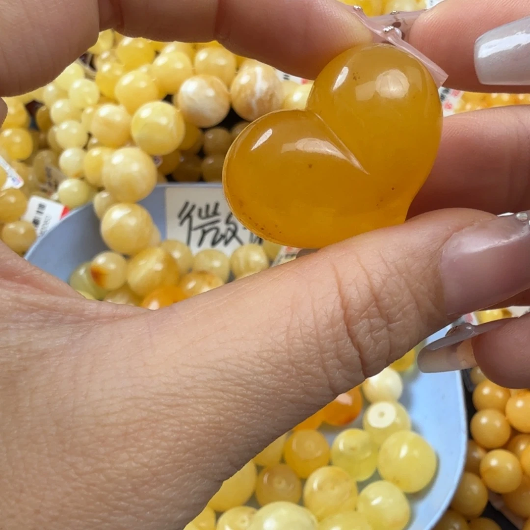 琥珀未镶嵌珠宝奇石