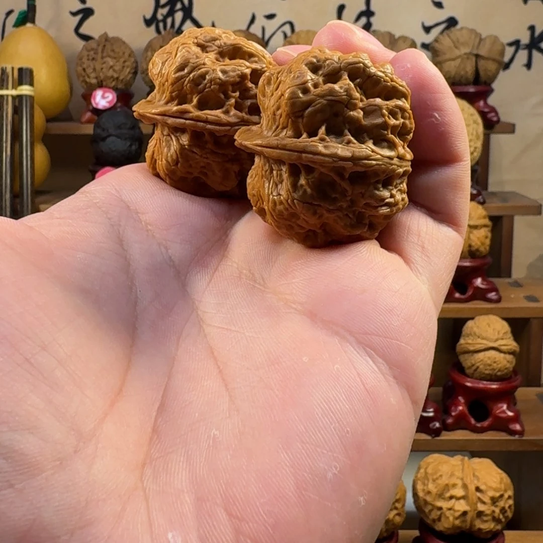 铁核桃把件鬼虎金蟾