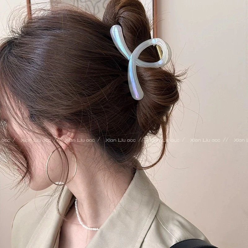 【艾米】高级感极光系列（约10cm）后脑勺鲨鱼抓夹M209