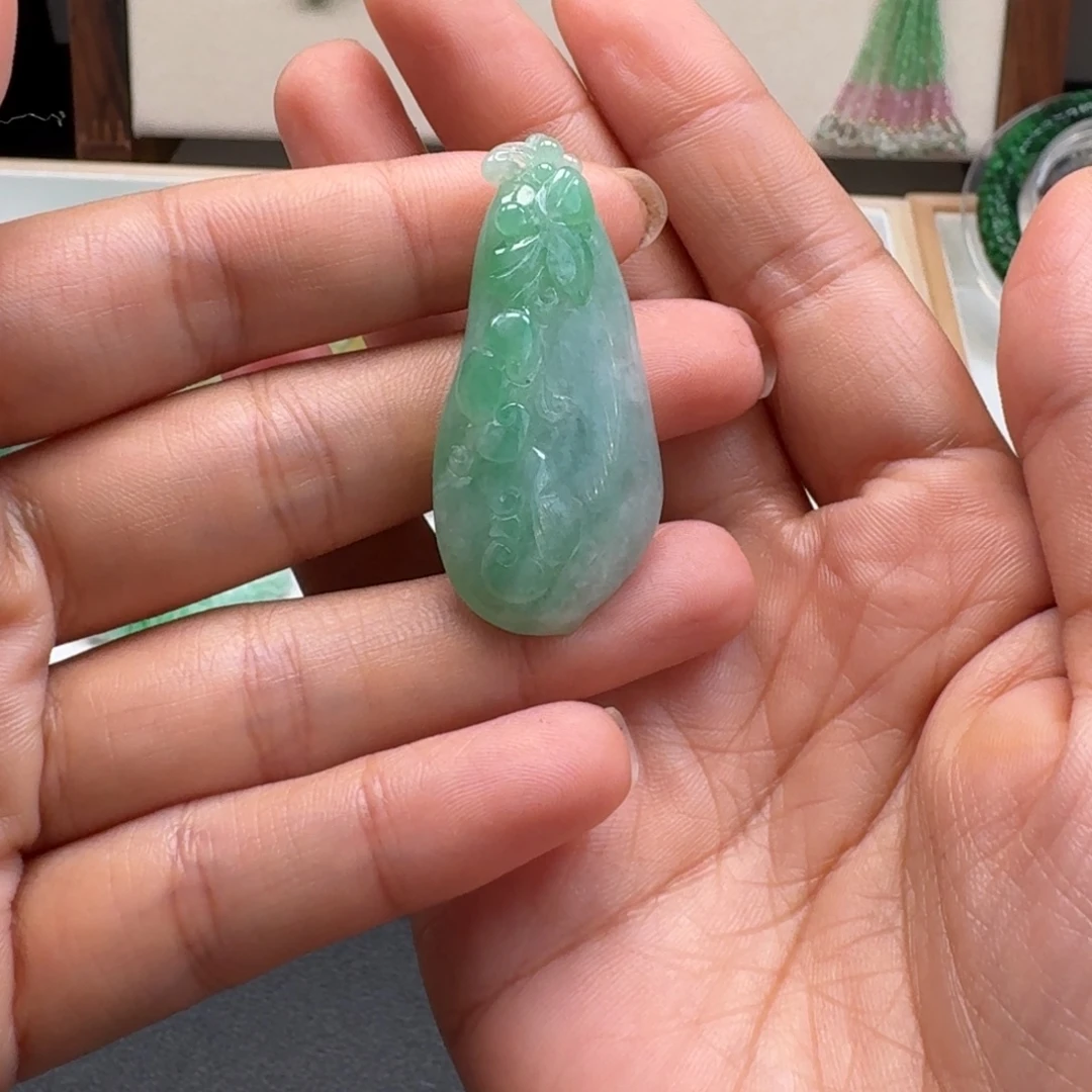 翡翠未镶嵌颈饰翡翠吊坠