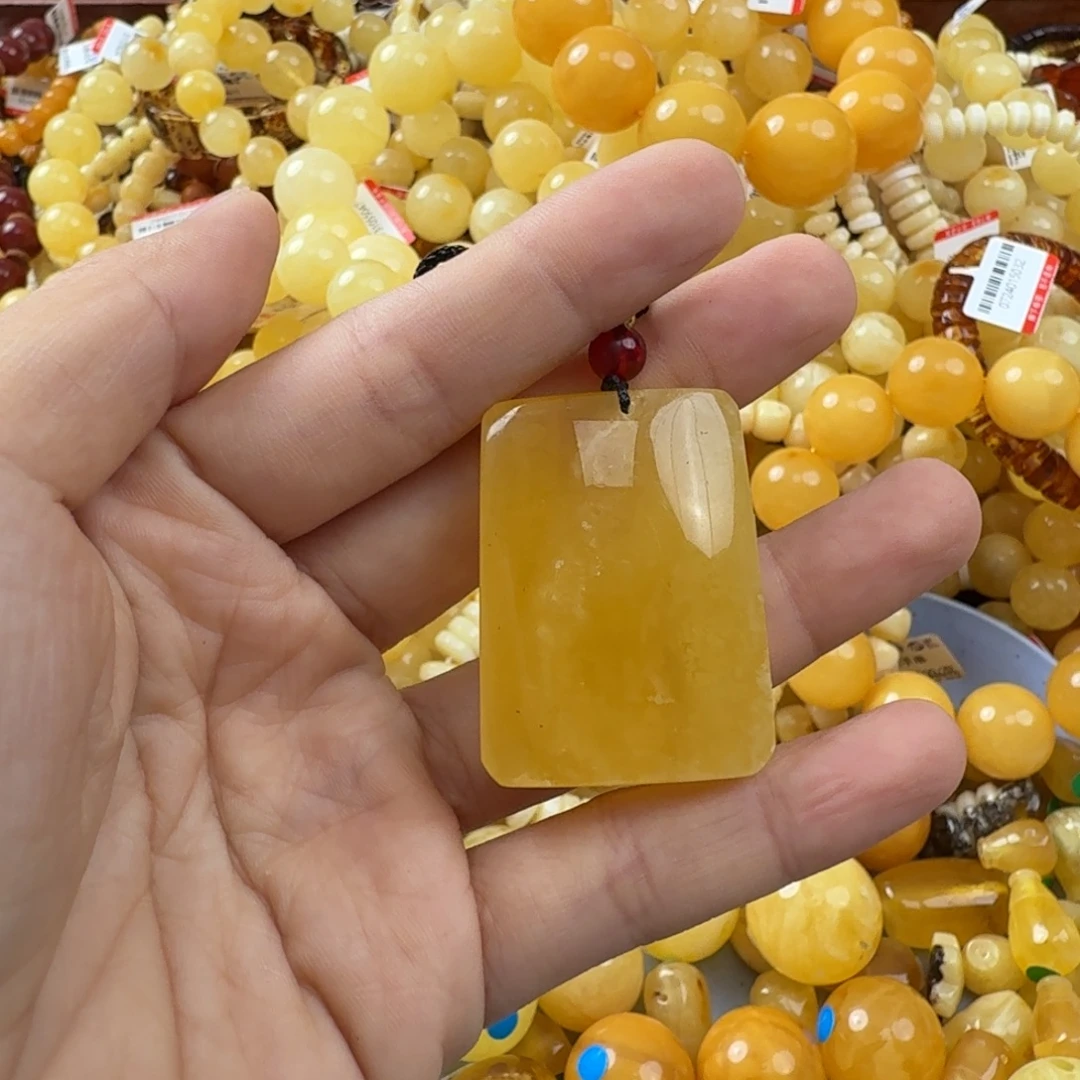 未镶嵌琥珀珠宝奇石