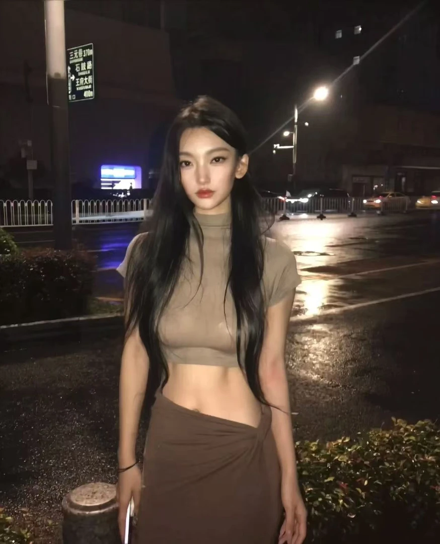 巧克力少女辣妹风百搭休闲弹力短袖+半裙套装巧克力少女辣妹风