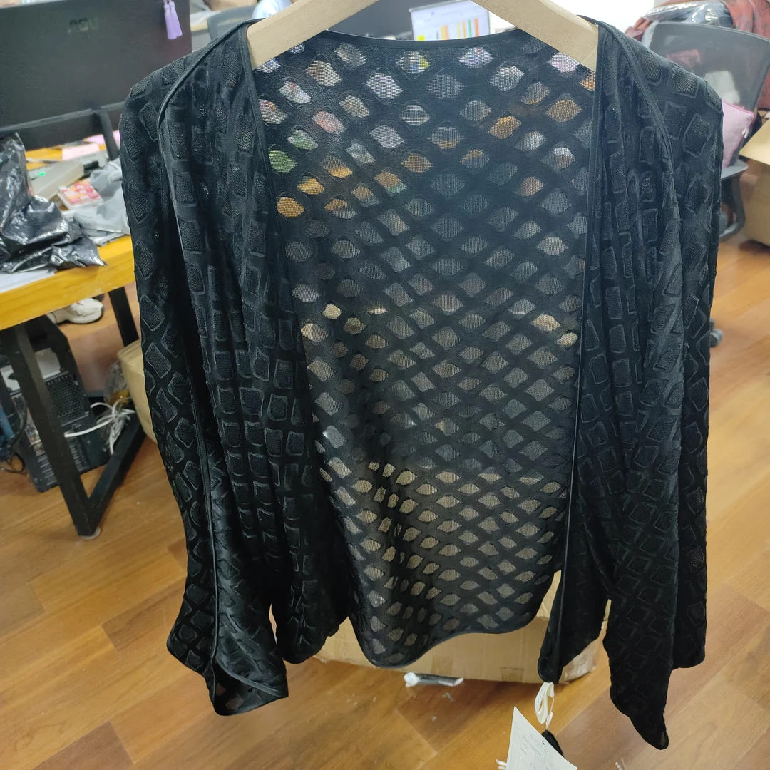 女士黑色长袖蕾丝休闲针织外搭潮流夏季套头526103