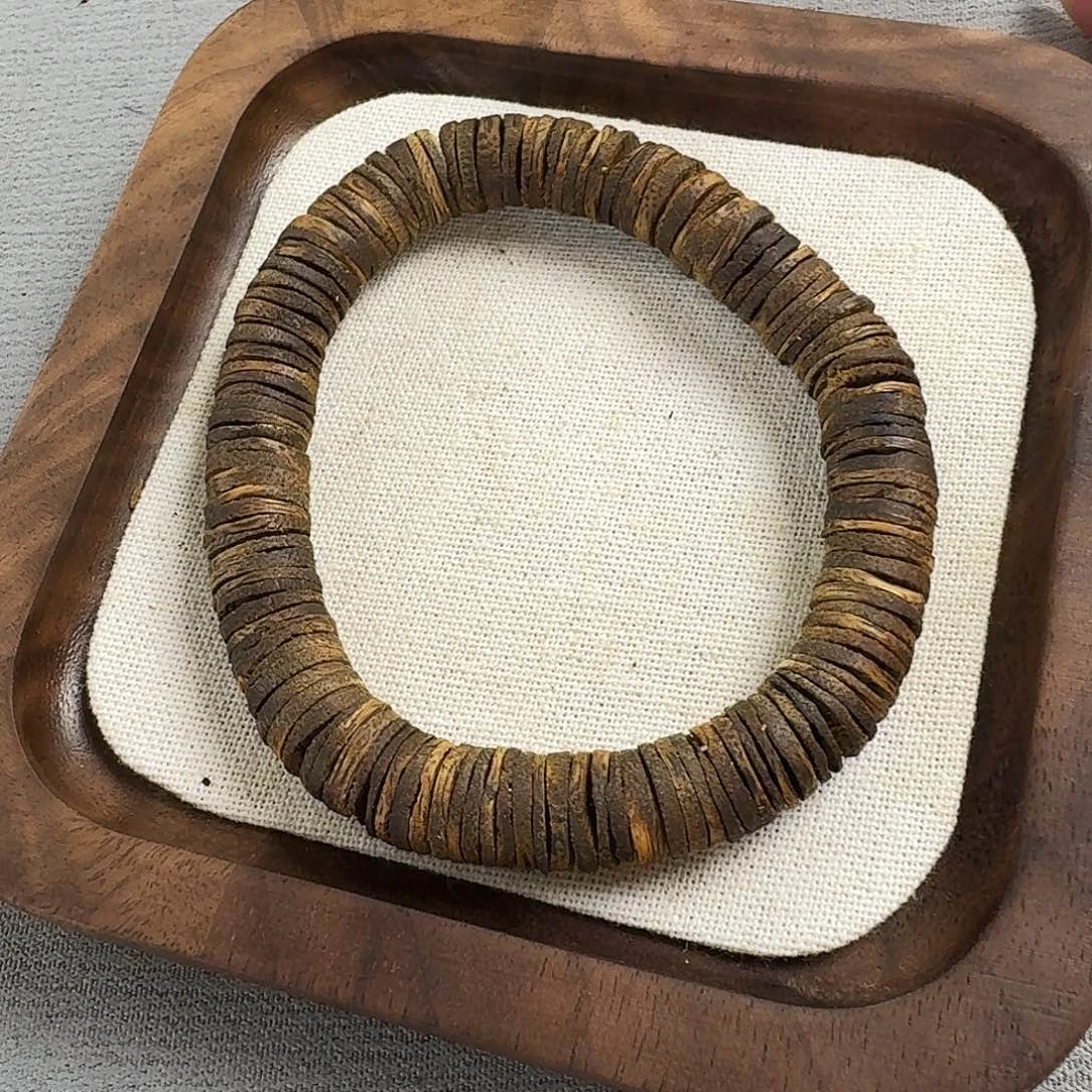 沉香香囊沉香乌身圆叶单圈卡10发一高品质