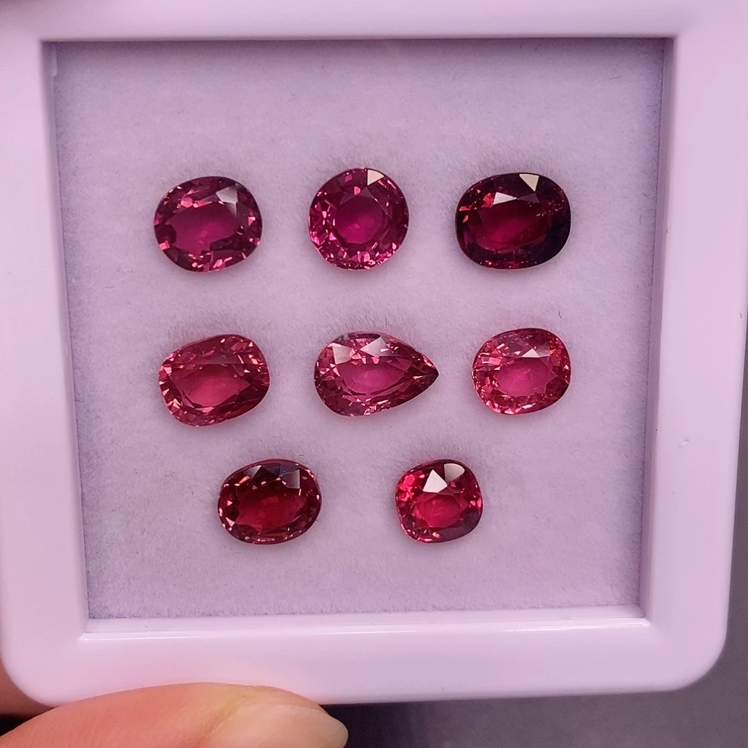 未镶嵌裸石碧玺450一克拉，仅供展示，挑好上定向