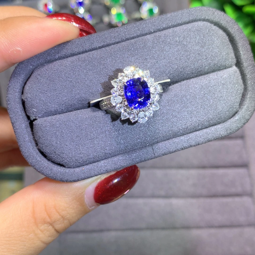 蓝宝石18K金镶嵌戒指2.65ct