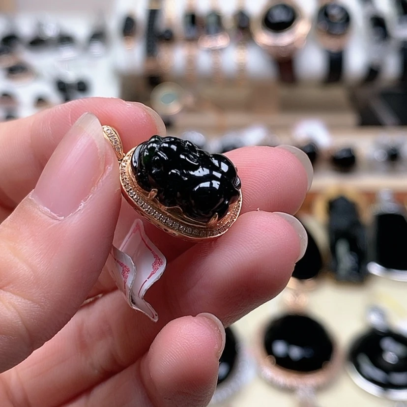 【闪购商品】翡翠颈饰18K金镶嵌貔貅