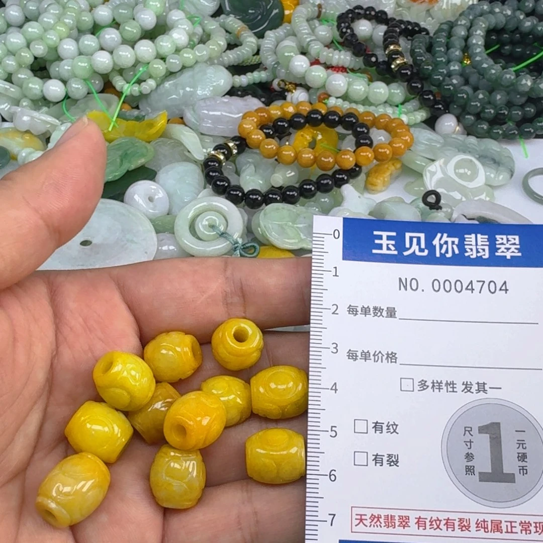 彩***姐吊坠(不含链)未镶嵌翡翠