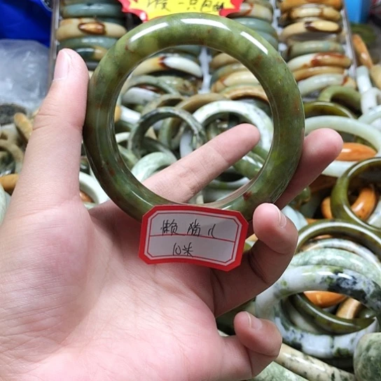 未镶嵌蛇纹石玉手镯懒****%