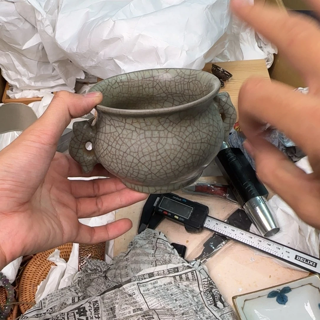 绿泥陶瓷孤品单件车里拍