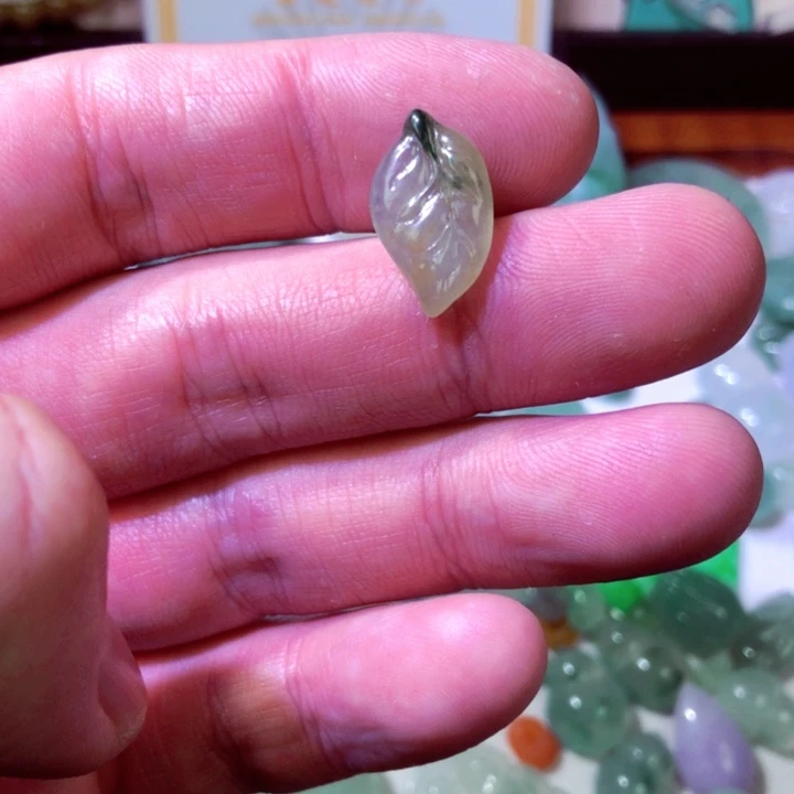 翡翠未镶嵌颈饰天然a货翡翠