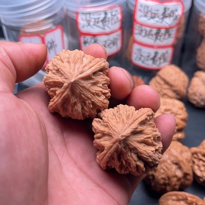 把件文玩核桃磕减鸡心