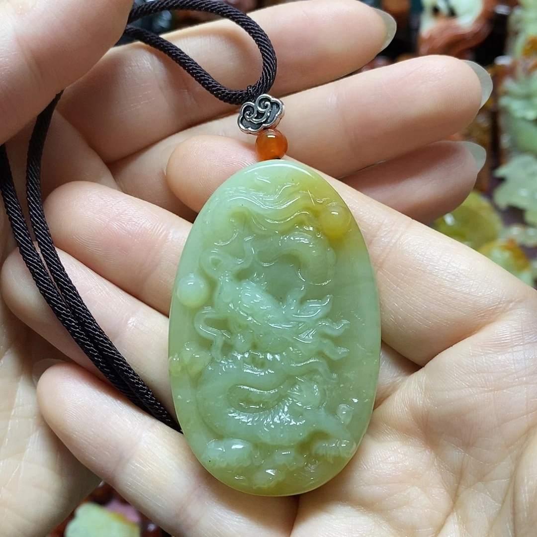 岫玉未镶嵌吊坠(赠链)