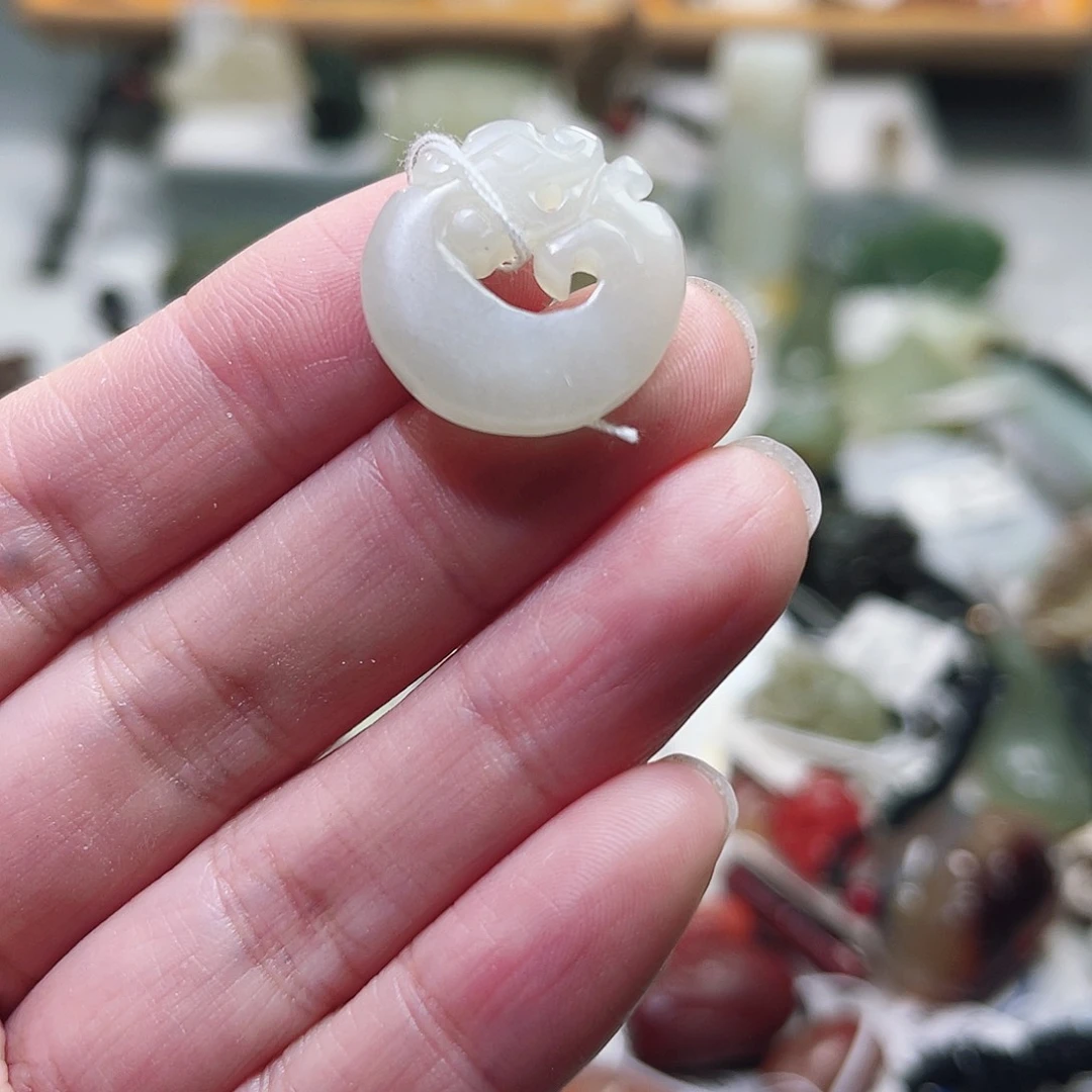 和田玉颈饰未镶嵌